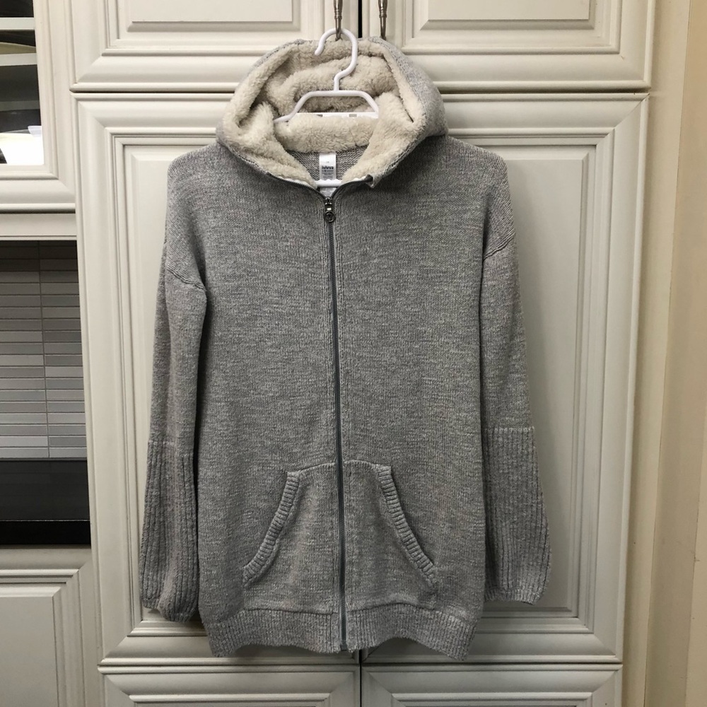 RARE Ivivva by Lululemon girl’s fine knit sweater with sherpa lined hood